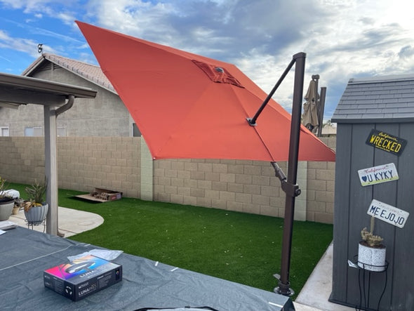 AG25TSQ Cantilever Umbrella